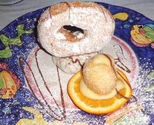 ciambella fritta su ricotta di pecora e bon bon alla crema