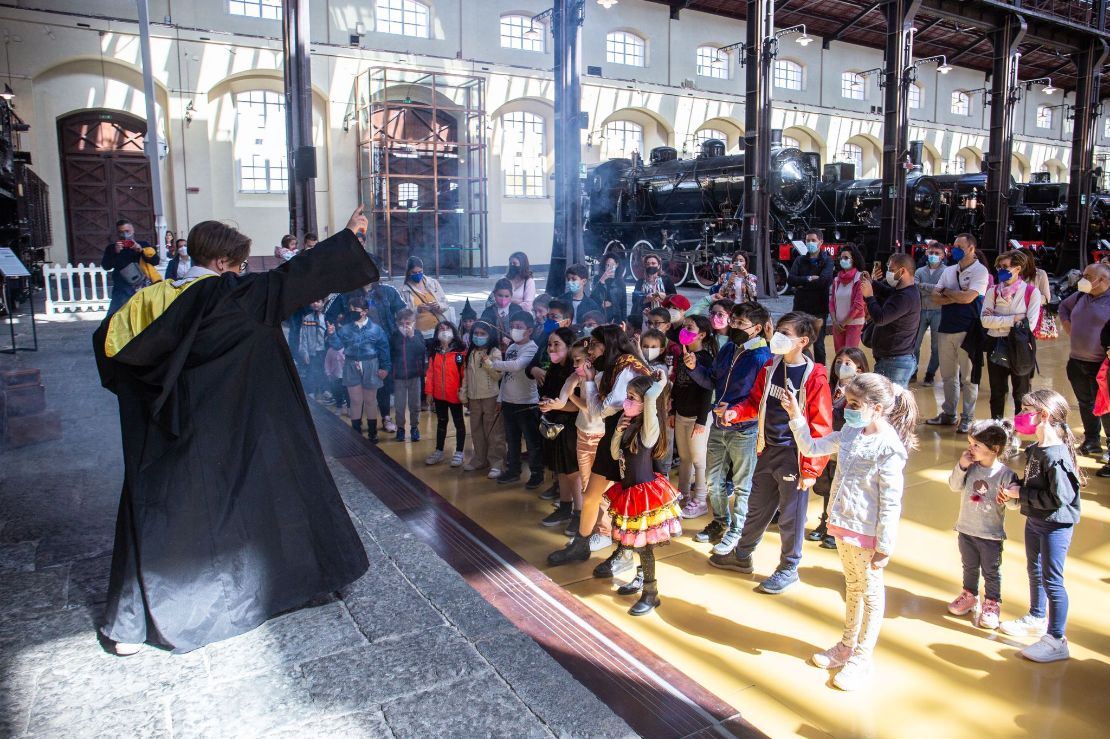 Bacchette giganti e scopa volante Nimbus 2000: Harry Potter a Ercolano